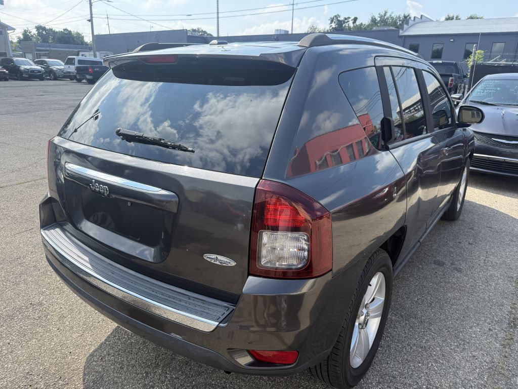Photo 5 of this JEEP COMPASS