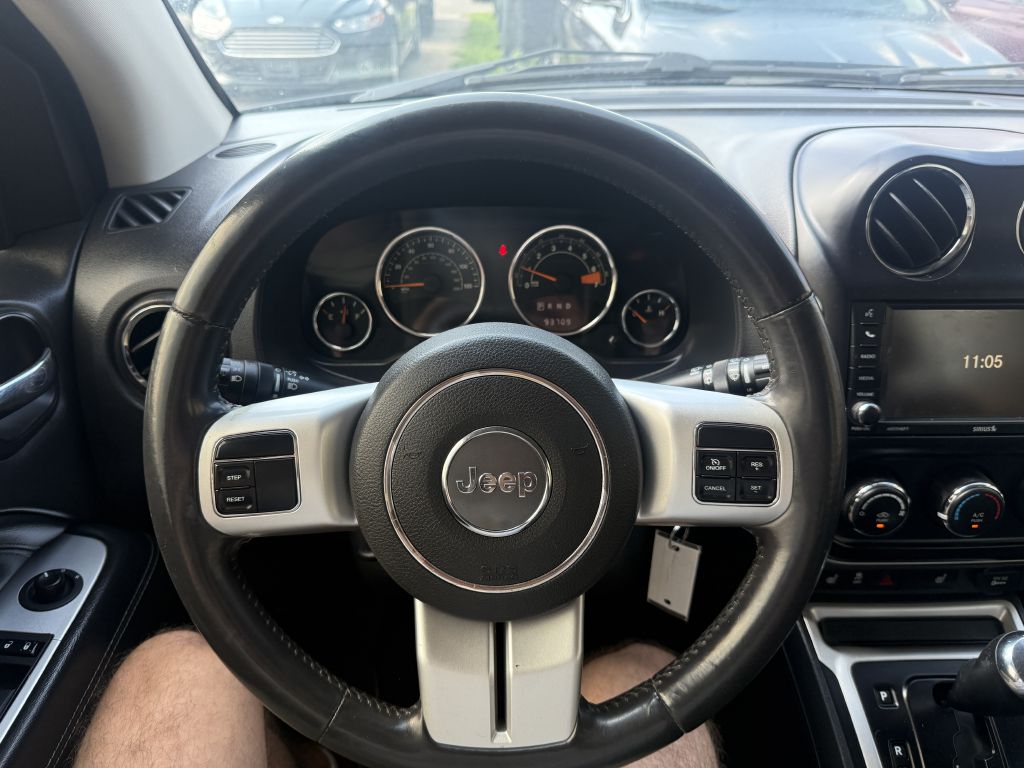Photo 9 of this JEEP COMPASS