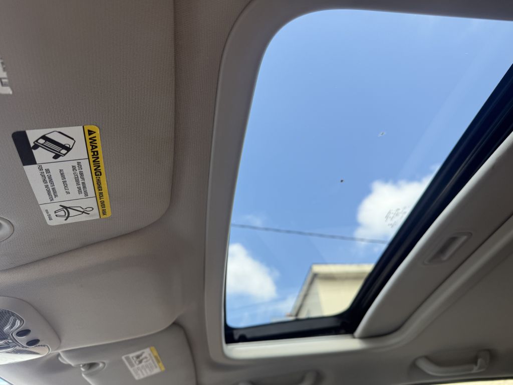 Photo 15 of this JEEP COMPASS