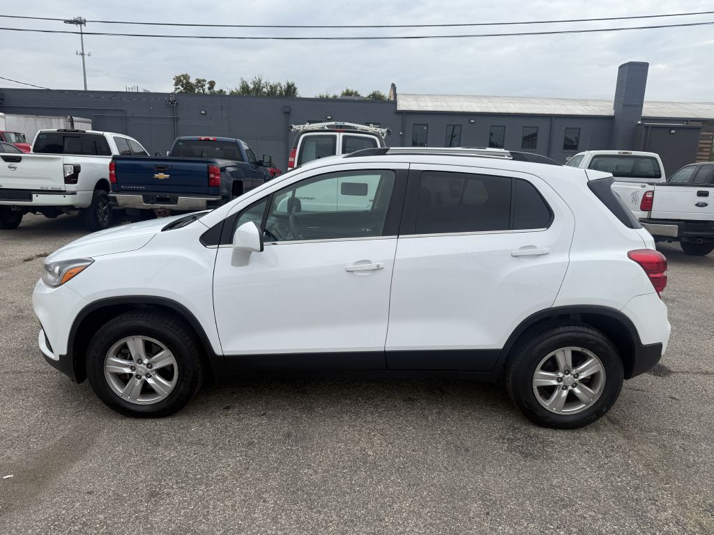Photo 3 of this CHEVROLET TRAX