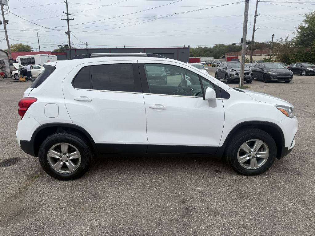 Photo 6 of this CHEVROLET TRAX
