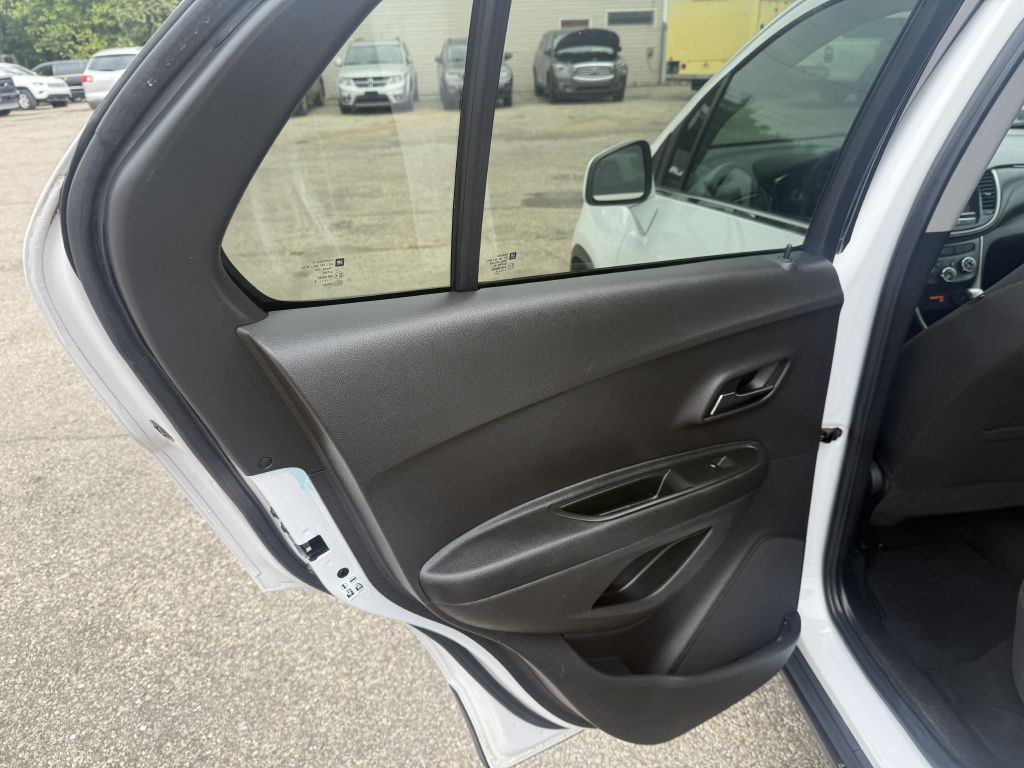 Photo 14 of this CHEVROLET TRAX