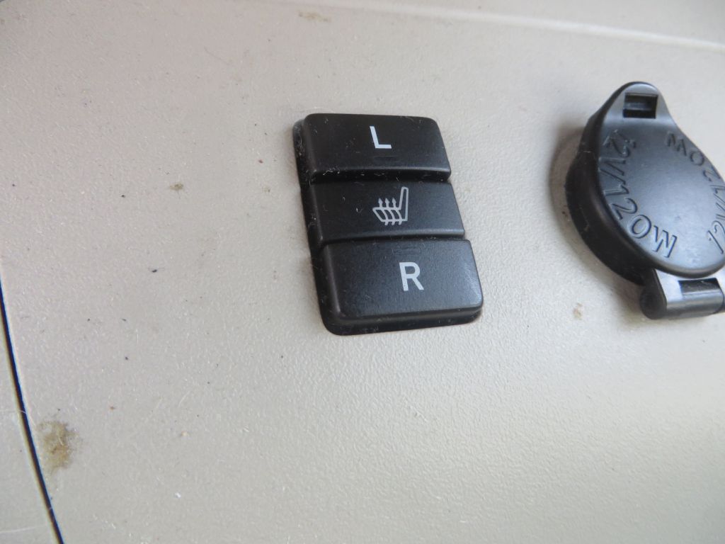 Photo 19 of this TOYOTA PRIUS