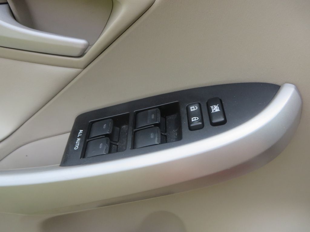 Photo 22 of this TOYOTA PRIUS