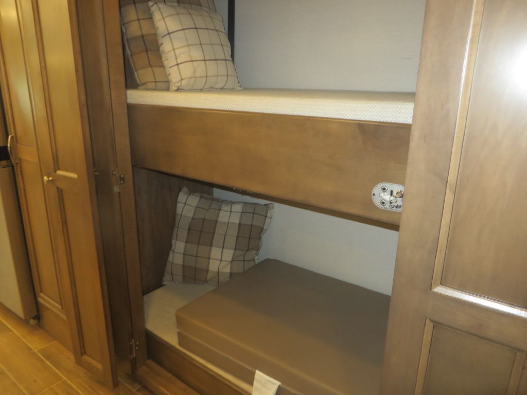 Photo 14 of this ENTEGRA REATTA  39BH
