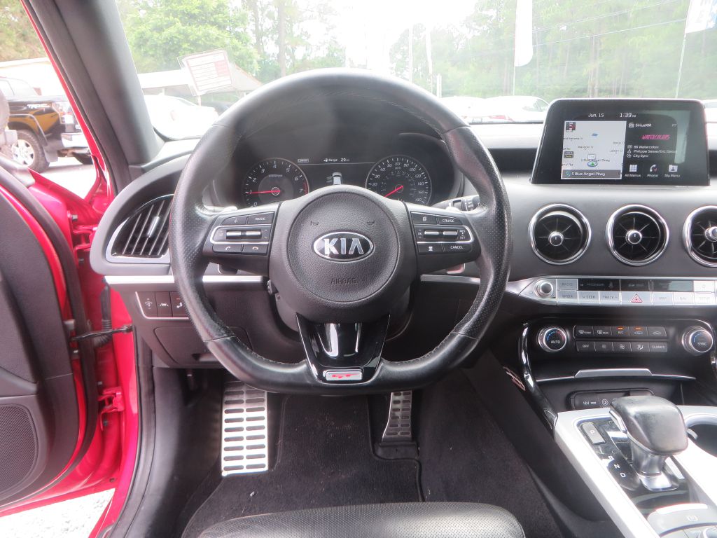 Photo 13 of this KIA STINGER