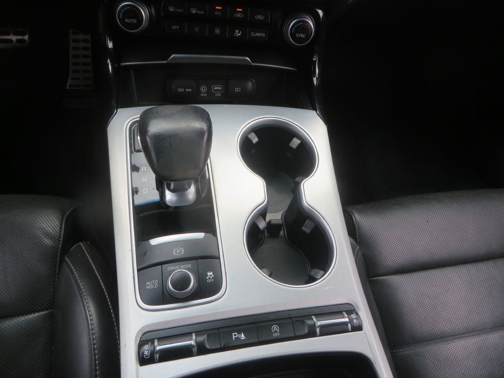 Photo 19 of this KIA STINGER