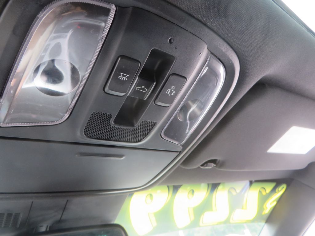 Photo 24 of this KIA STINGER