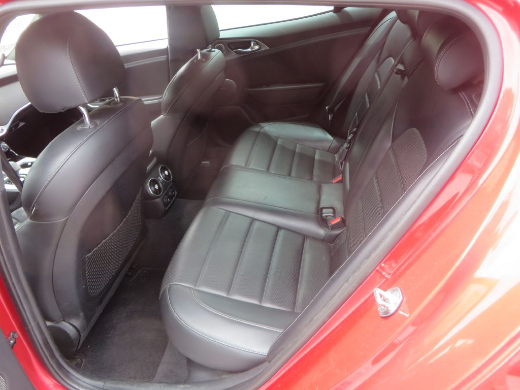 Photo 27 of this KIA STINGER