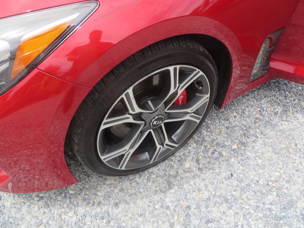 Photo 28 of this KIA STINGER