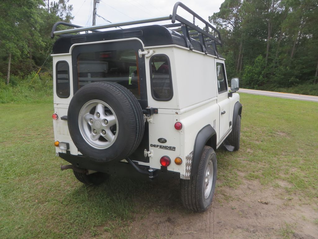 Photo 8 of this LAND ROVER DEFENDER