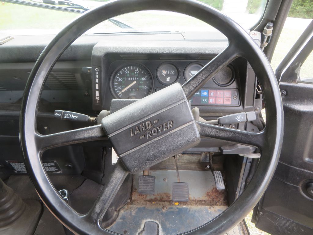 Photo 11 of this LAND ROVER DEFENDER