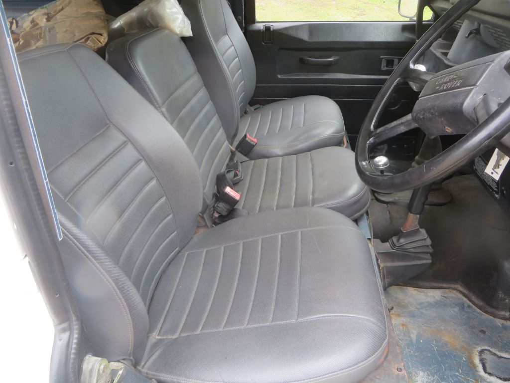 Photo 16 of this LAND ROVER DEFENDER