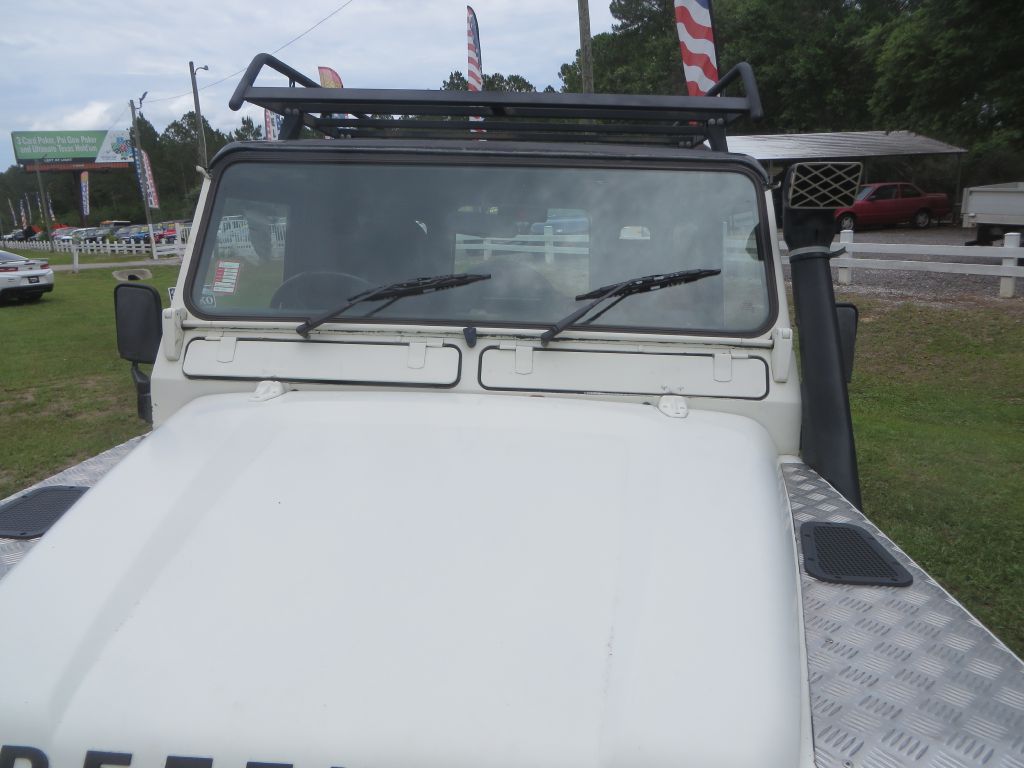 Photo 19 of this LAND ROVER DEFENDER