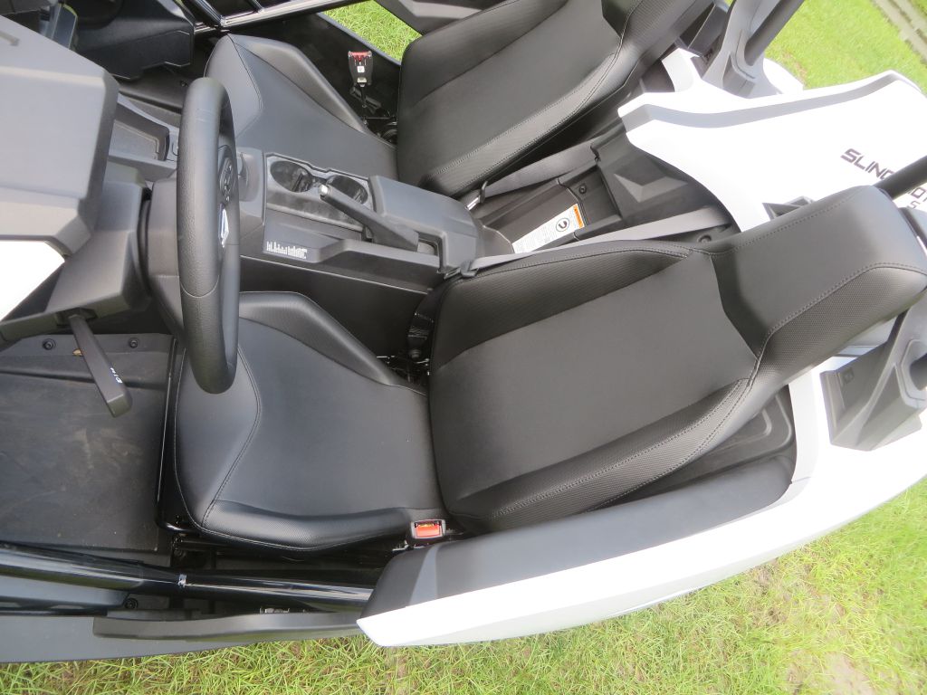 Photo 15 of this POLARIS SLINGSHOT