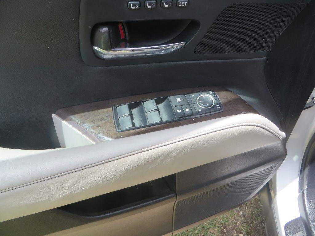 Photo 12 of this LEXUS RX
