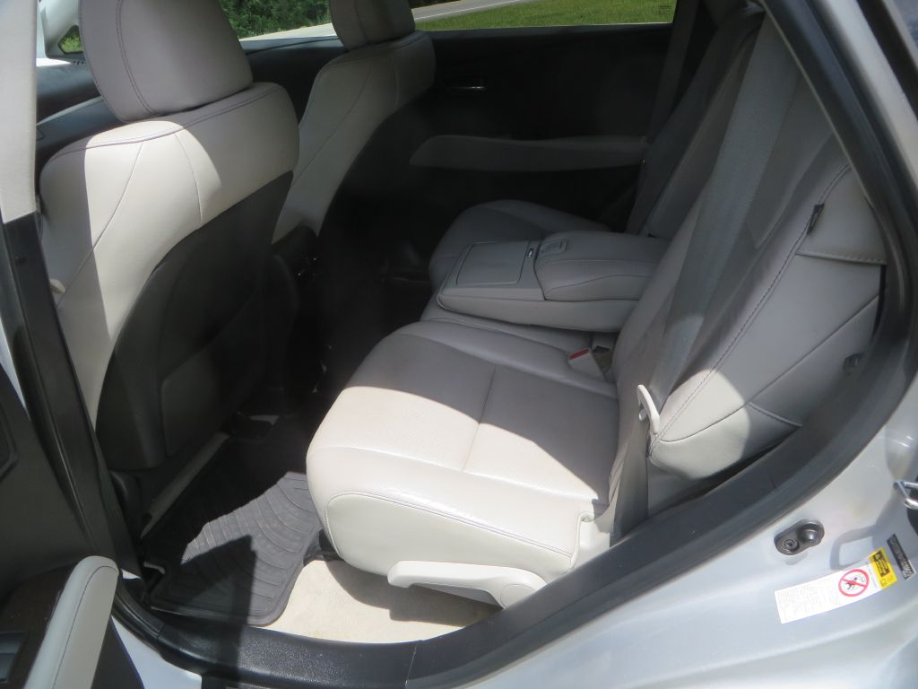 Photo 24 of this LEXUS RX