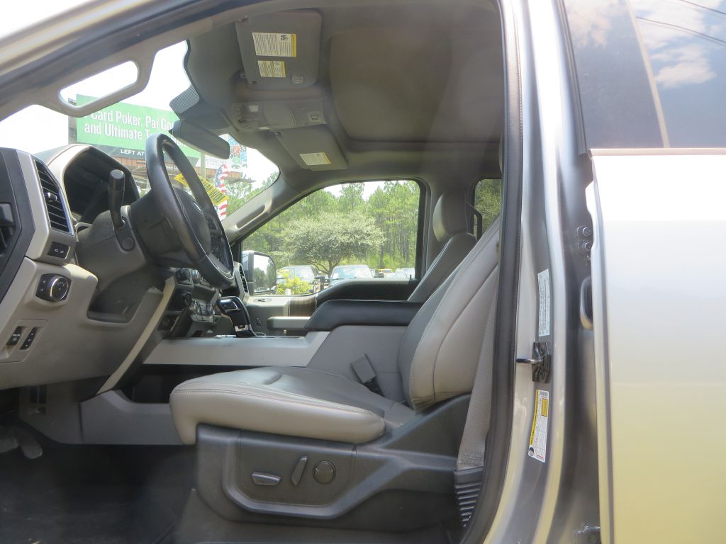Photo 10 of this FORD F150