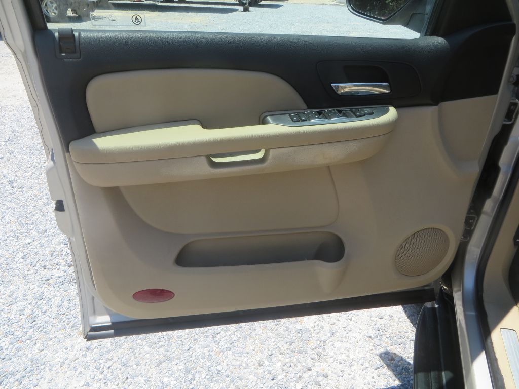 Photo 11 of this CHEVROLET TAHOE