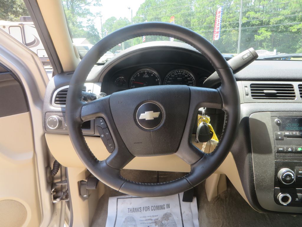 Photo 13 of this CHEVROLET TAHOE