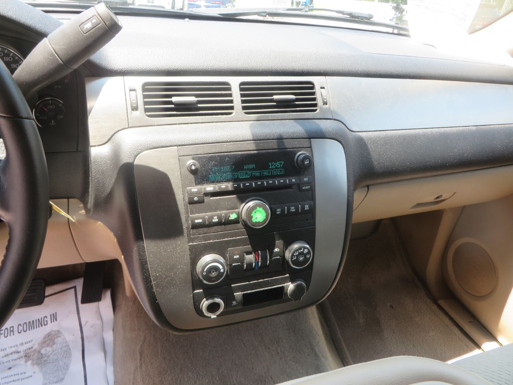 Photo 17 of this CHEVROLET TAHOE