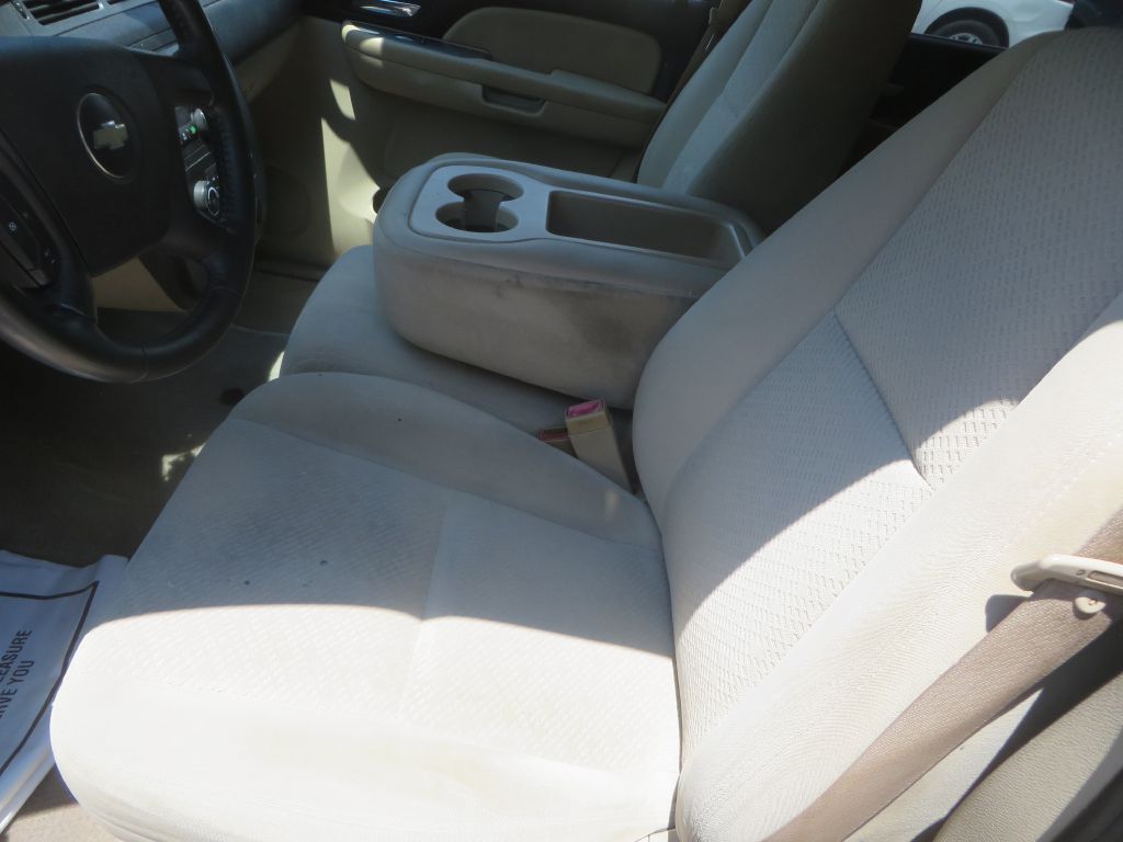 Photo 18 of this CHEVROLET TAHOE