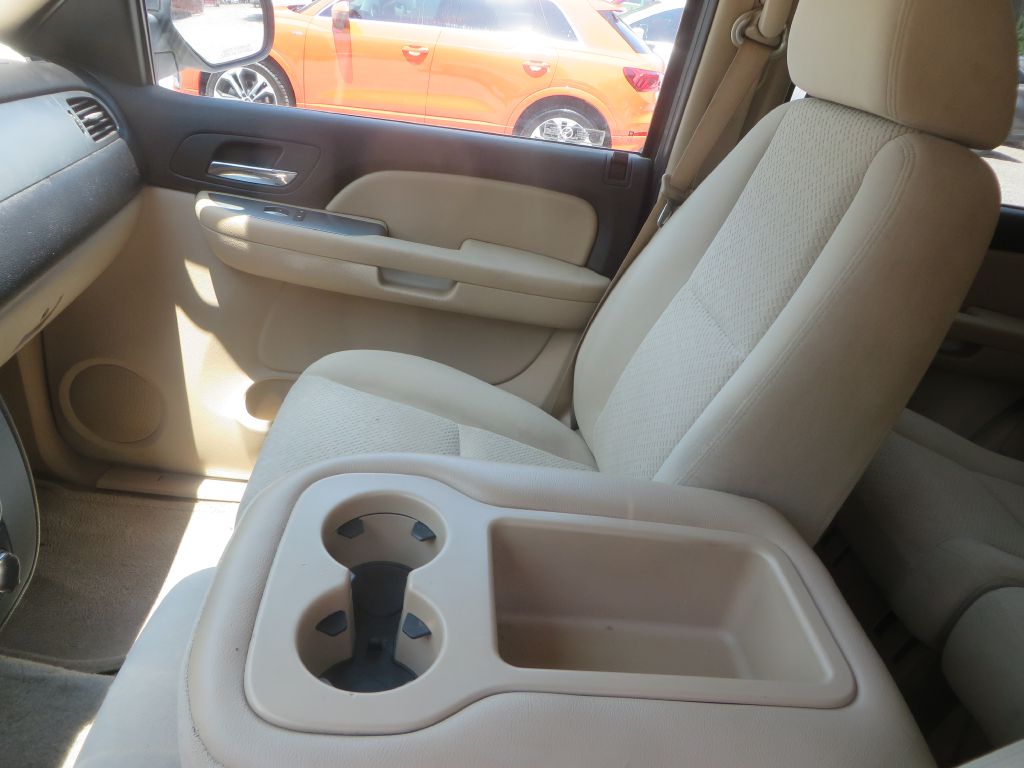 Photo 19 of this CHEVROLET TAHOE