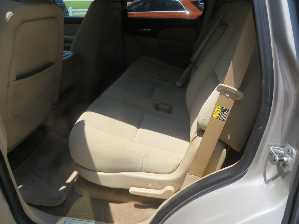 Photo 20 of this CHEVROLET TAHOE