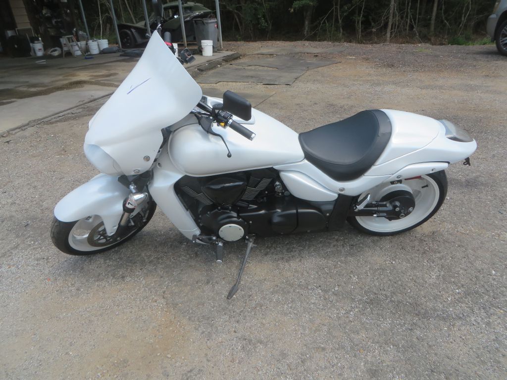 2018 SUZUKI VZR1800