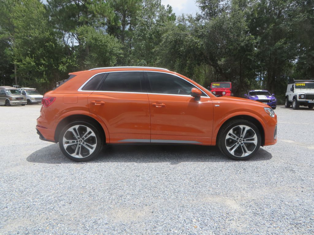 Photo 5 of this AUDI Q3