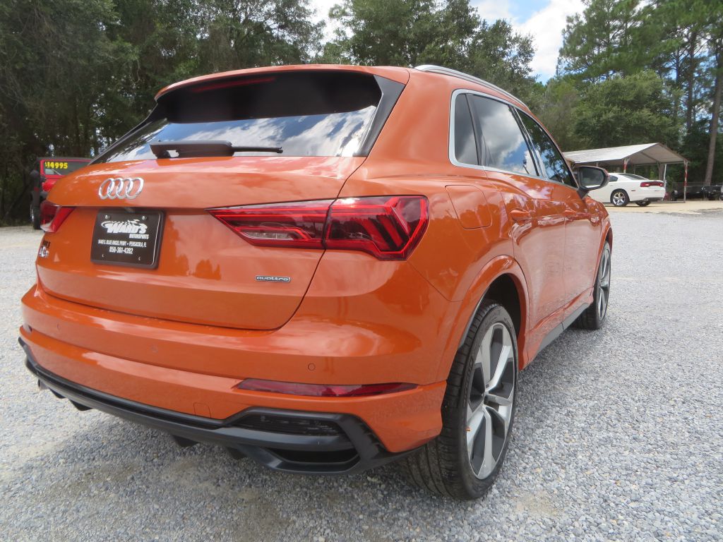 Photo 6 of this AUDI Q3