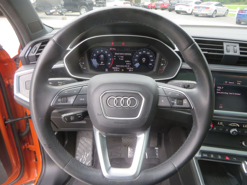 Photo 15 of this AUDI Q3