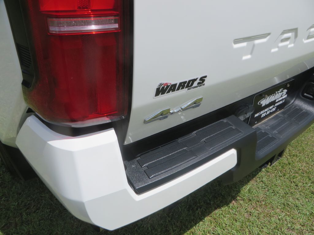 Photo 9 of this TOYOTA TACOMA