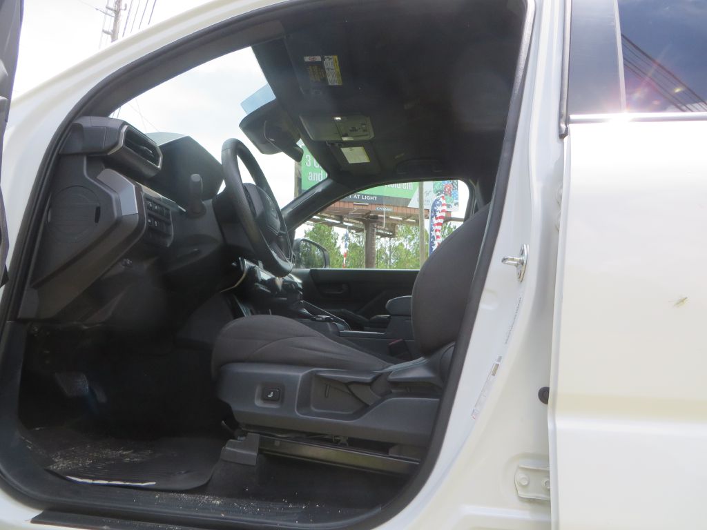Photo 10 of this TOYOTA TACOMA