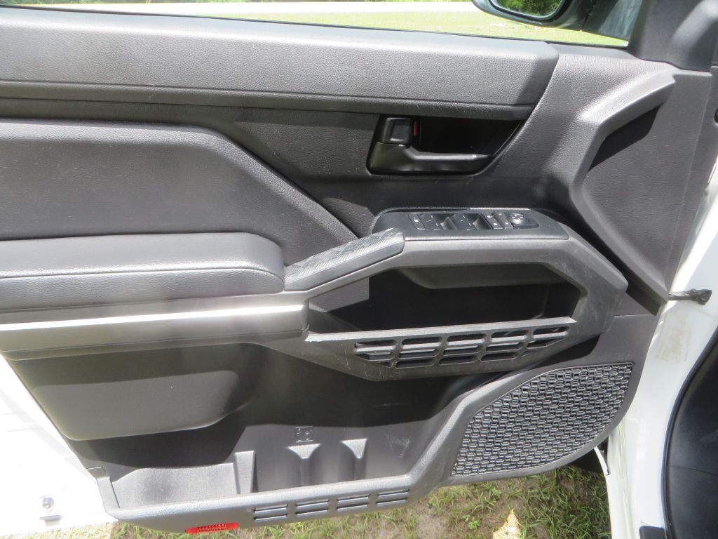 Photo 11 of this TOYOTA TACOMA
