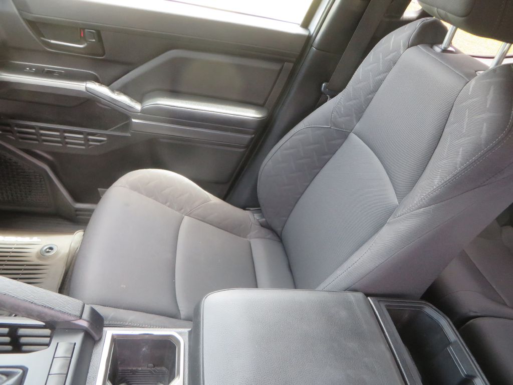 Photo 23 of this TOYOTA TACOMA