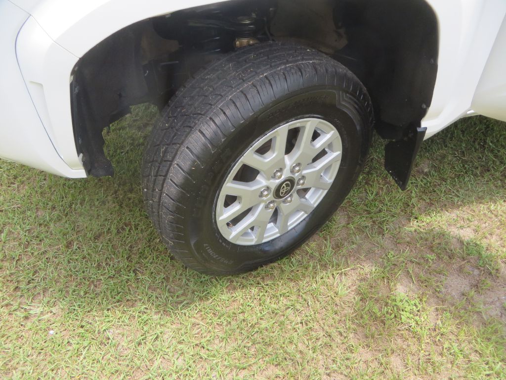 Photo 25 of this TOYOTA TACOMA