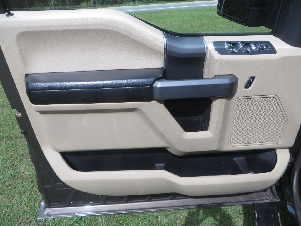 Photo 13 of this FORD F150
