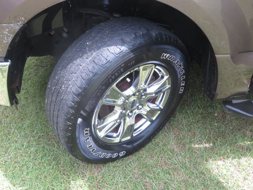Photo 28 of this FORD F150