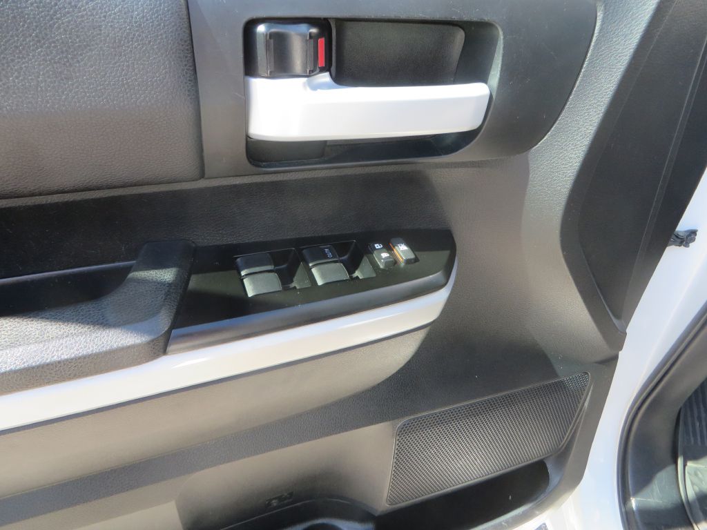 Photo 14 of this TOYOTA TUNDRA