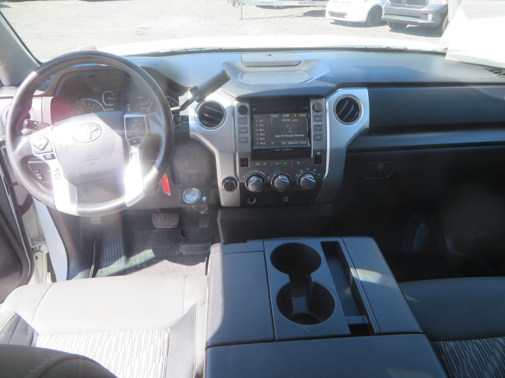 Photo 15 of this TOYOTA TUNDRA
