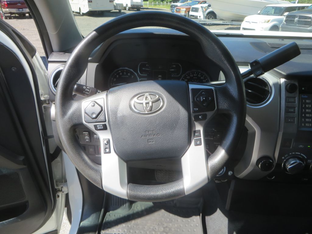 Photo 16 of this TOYOTA TUNDRA