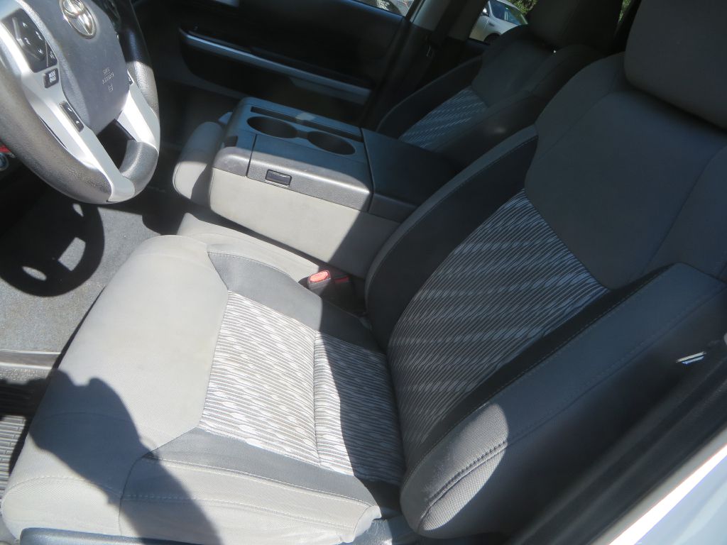 Photo 24 of this TOYOTA TUNDRA