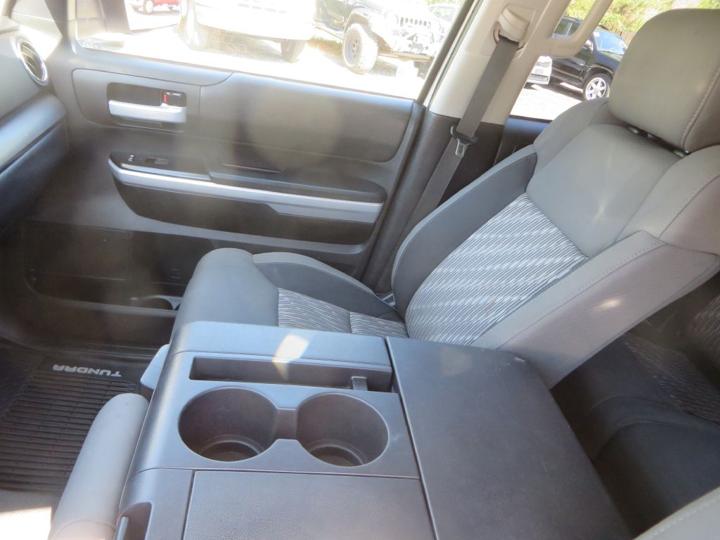 Photo 25 of this TOYOTA TUNDRA