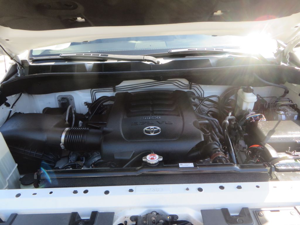 Photo 28 of this TOYOTA TUNDRA