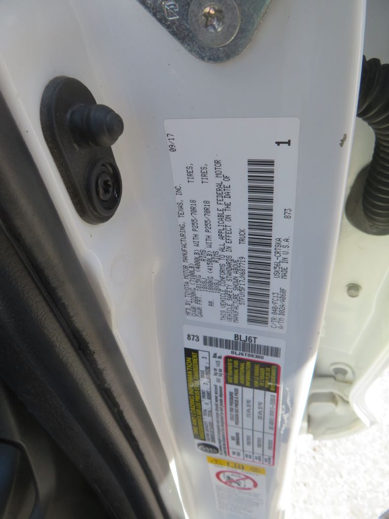 Photo 29 of this TOYOTA TUNDRA