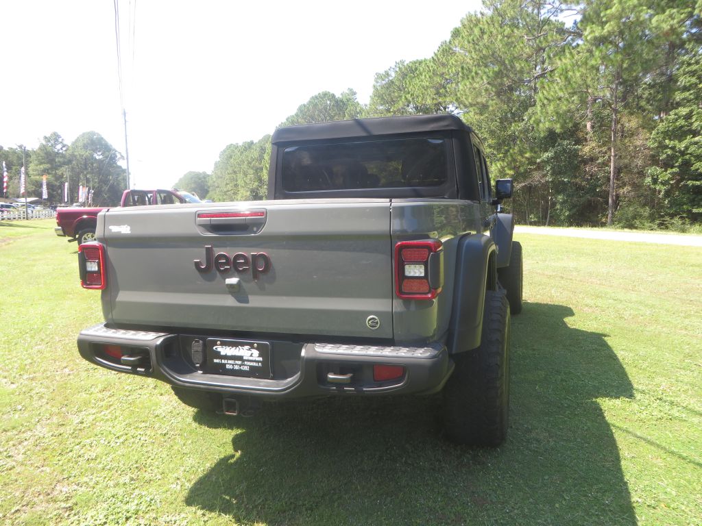 Photo 6 of this JEEP GLADIATOR