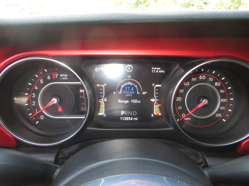 Photo 16 of this JEEP GLADIATOR