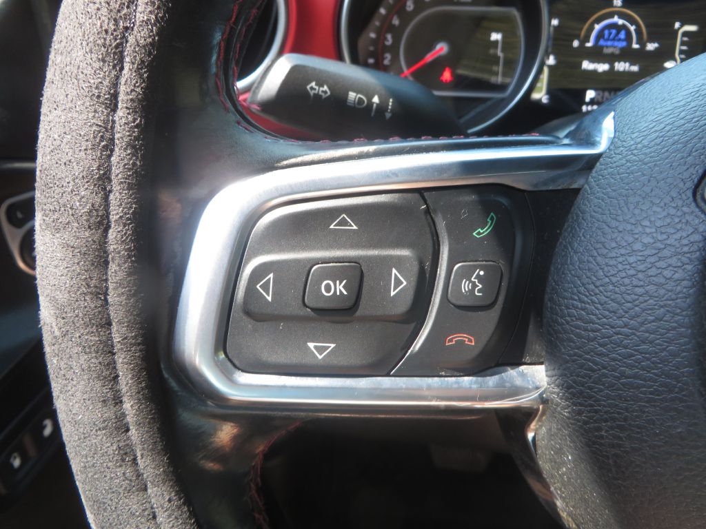 Photo 17 of this JEEP GLADIATOR