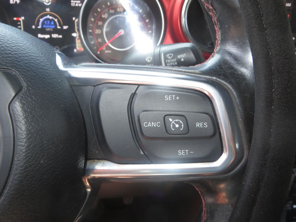 Photo 18 of this JEEP GLADIATOR